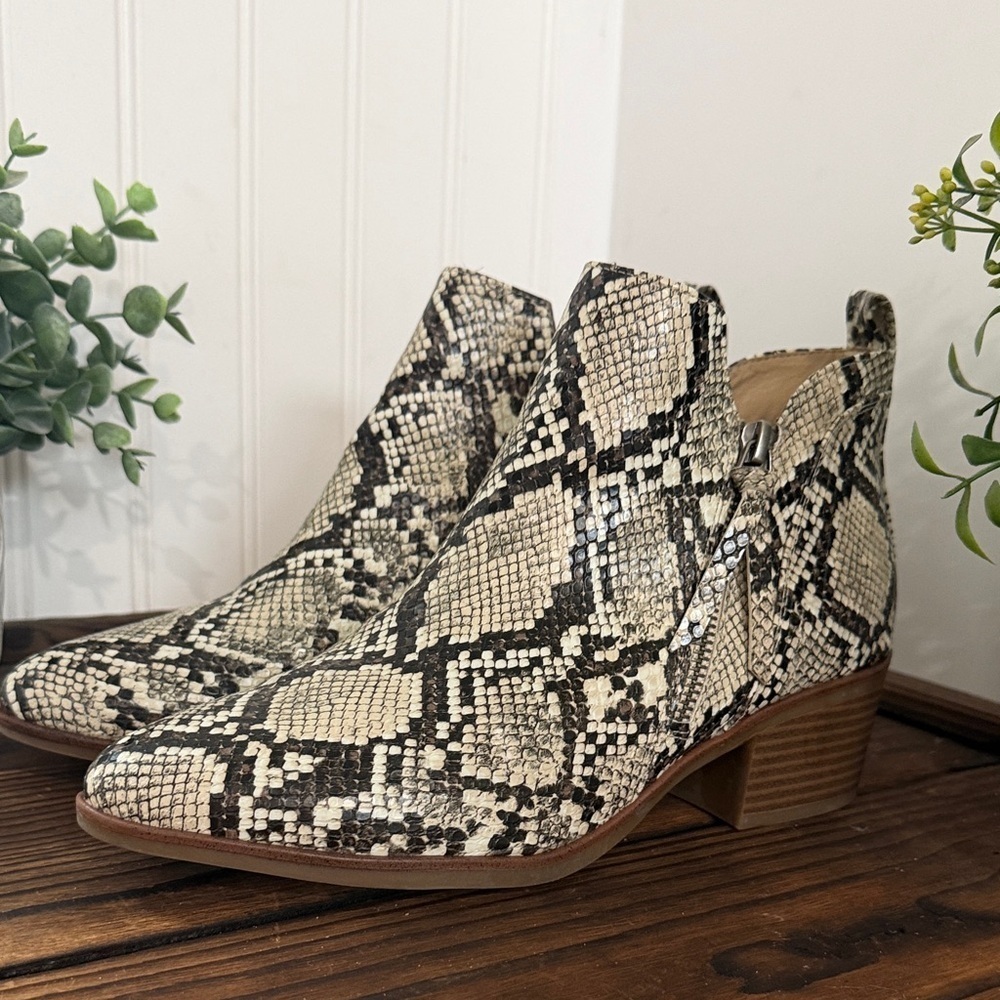 MIA Women’s Snakeskin Ankle Boots size 7.5